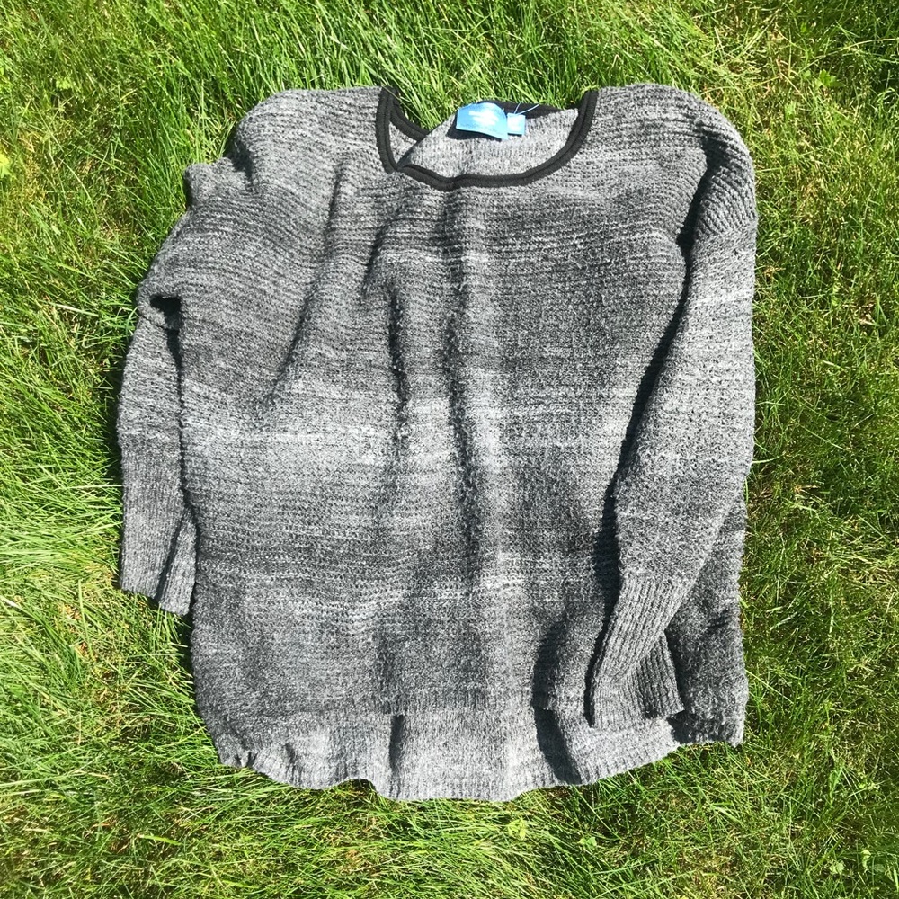 Vera Wang Light Sweater